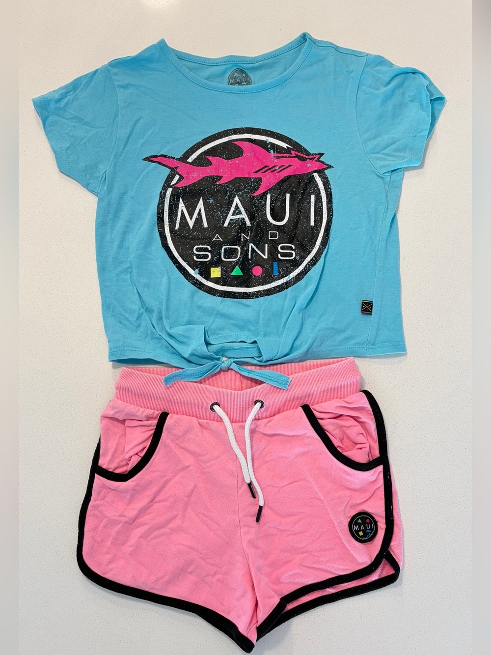 Maui and Sons Pink tee with Black Drawstring